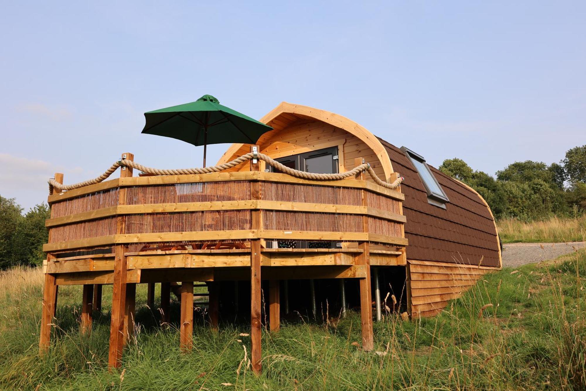 Ammonite Glamping Pod & Hot Tub Apartamento Hungerton Exterior foto